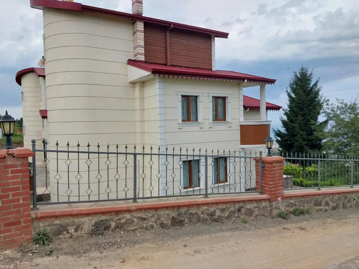 Big garden and sea view villa