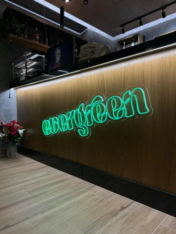 Evergreen Laguna Vain-Lezhe