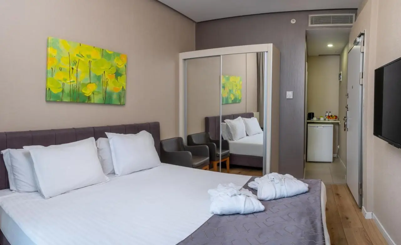 Elm Suite Hotel