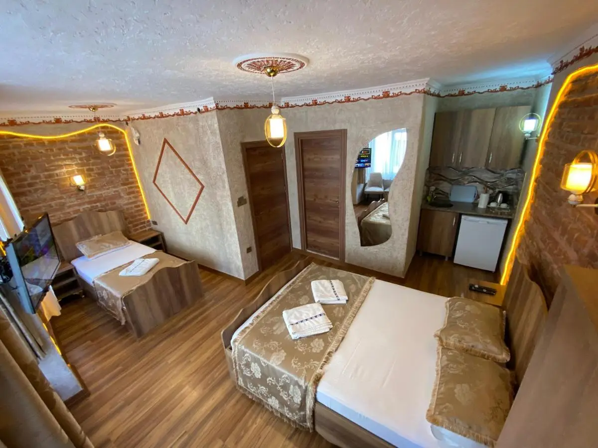 Golden Arrow Hotel