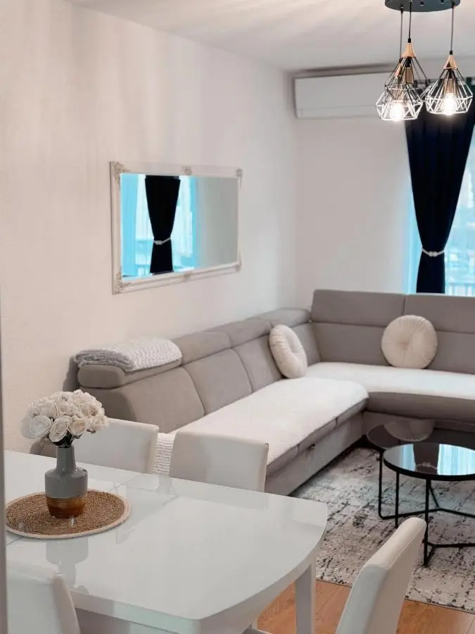 Apartment Saturday