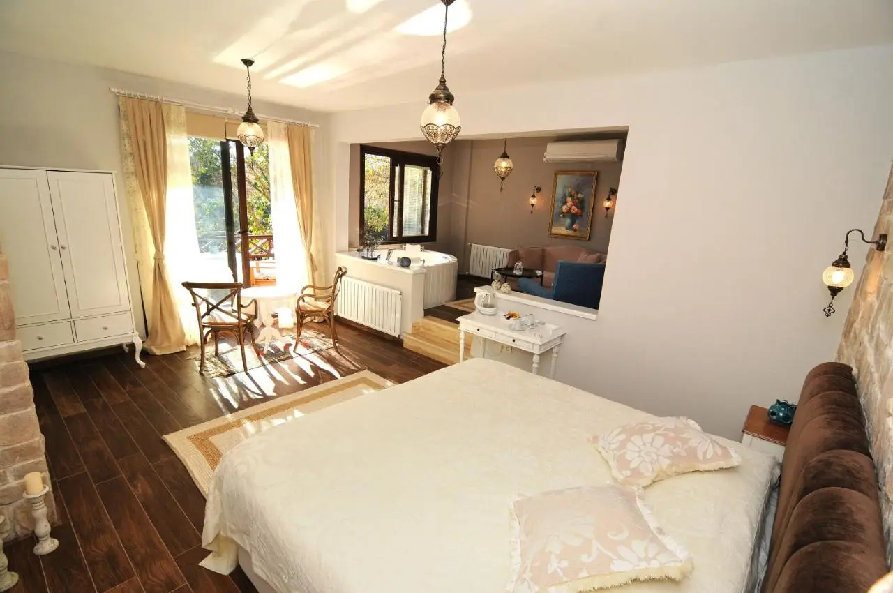 Beyaz Ev Agva - Adult only +15