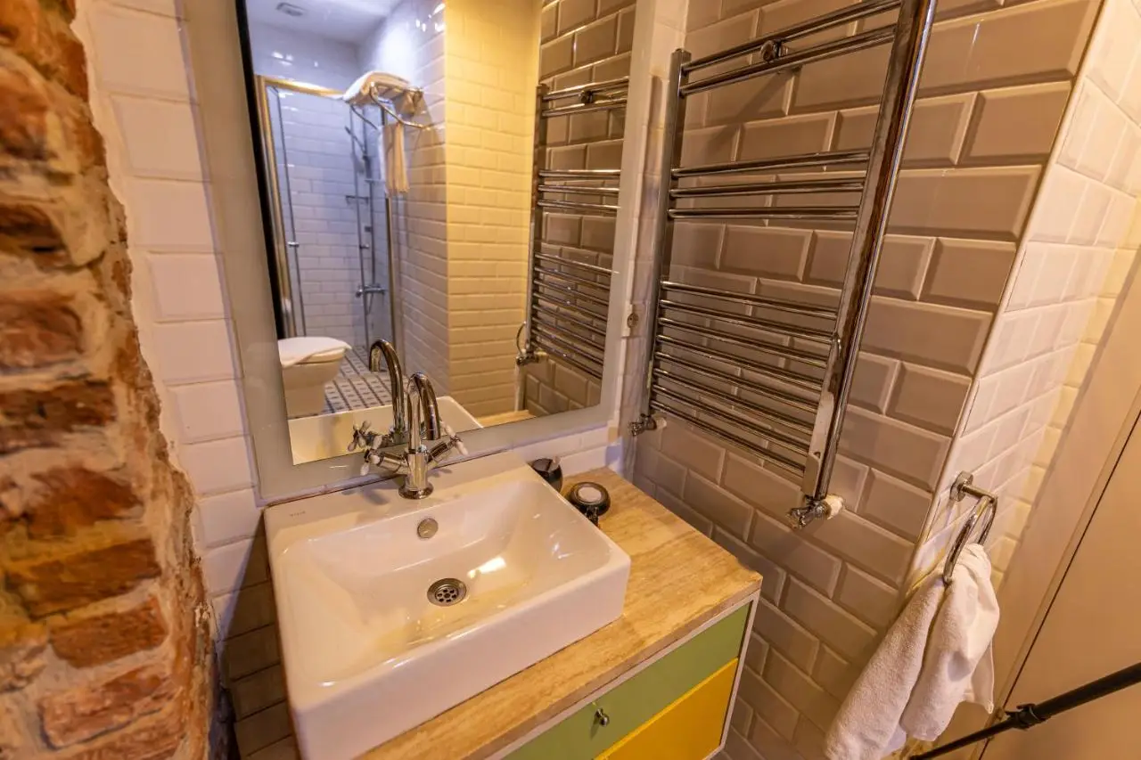 Calanthe Residence