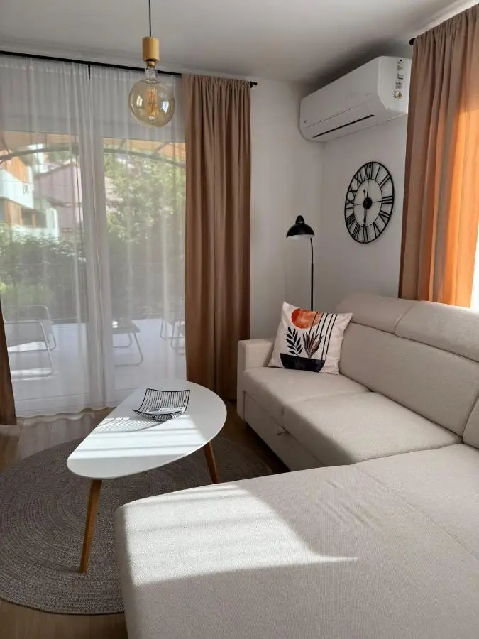 Apartment 528