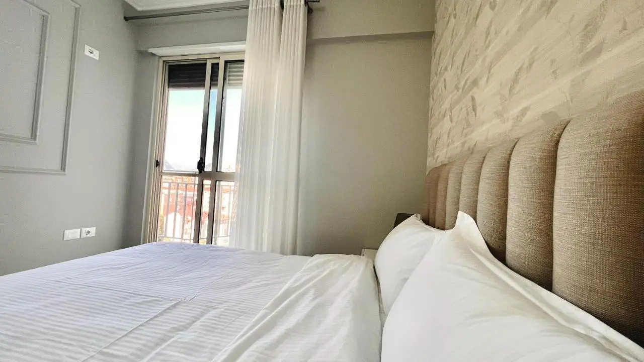 Zeus Tirana Suite