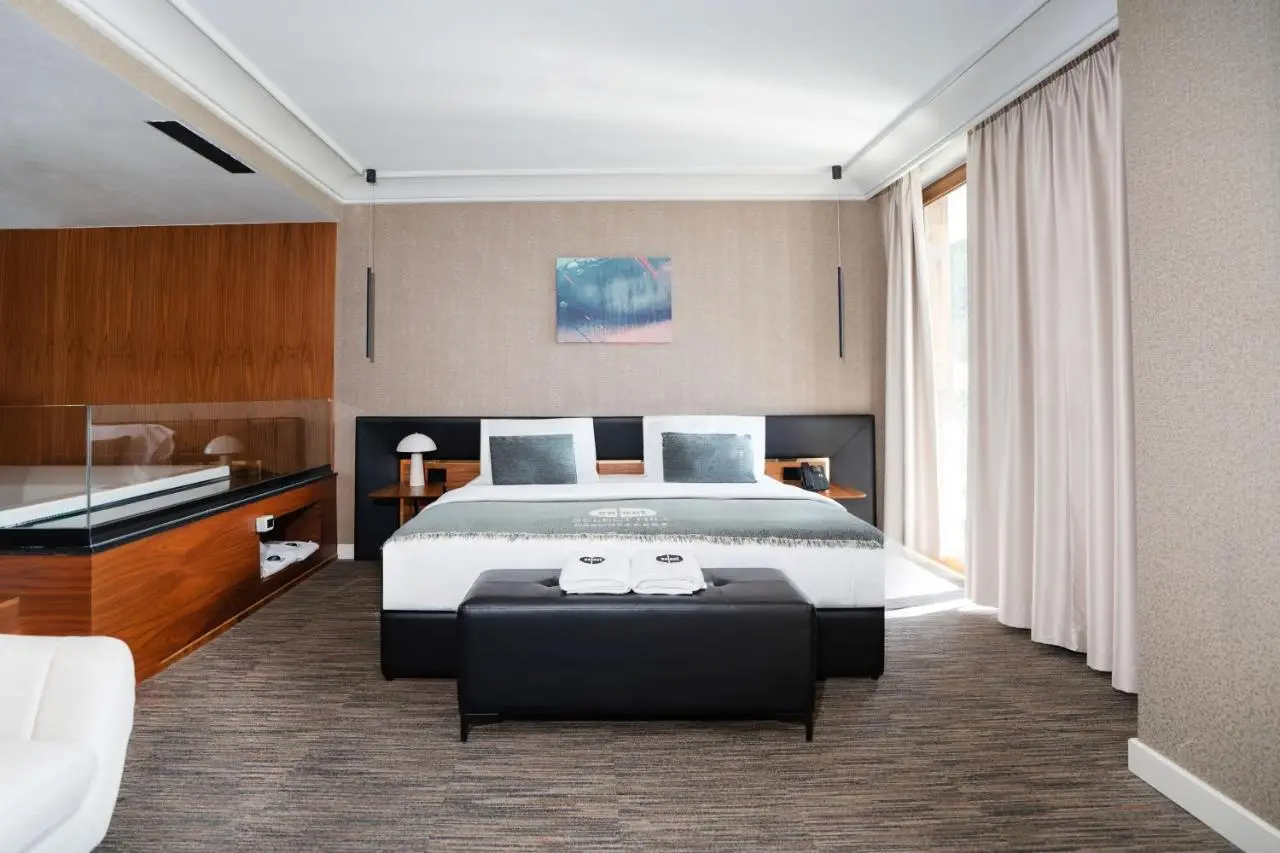 Select Hill Resort