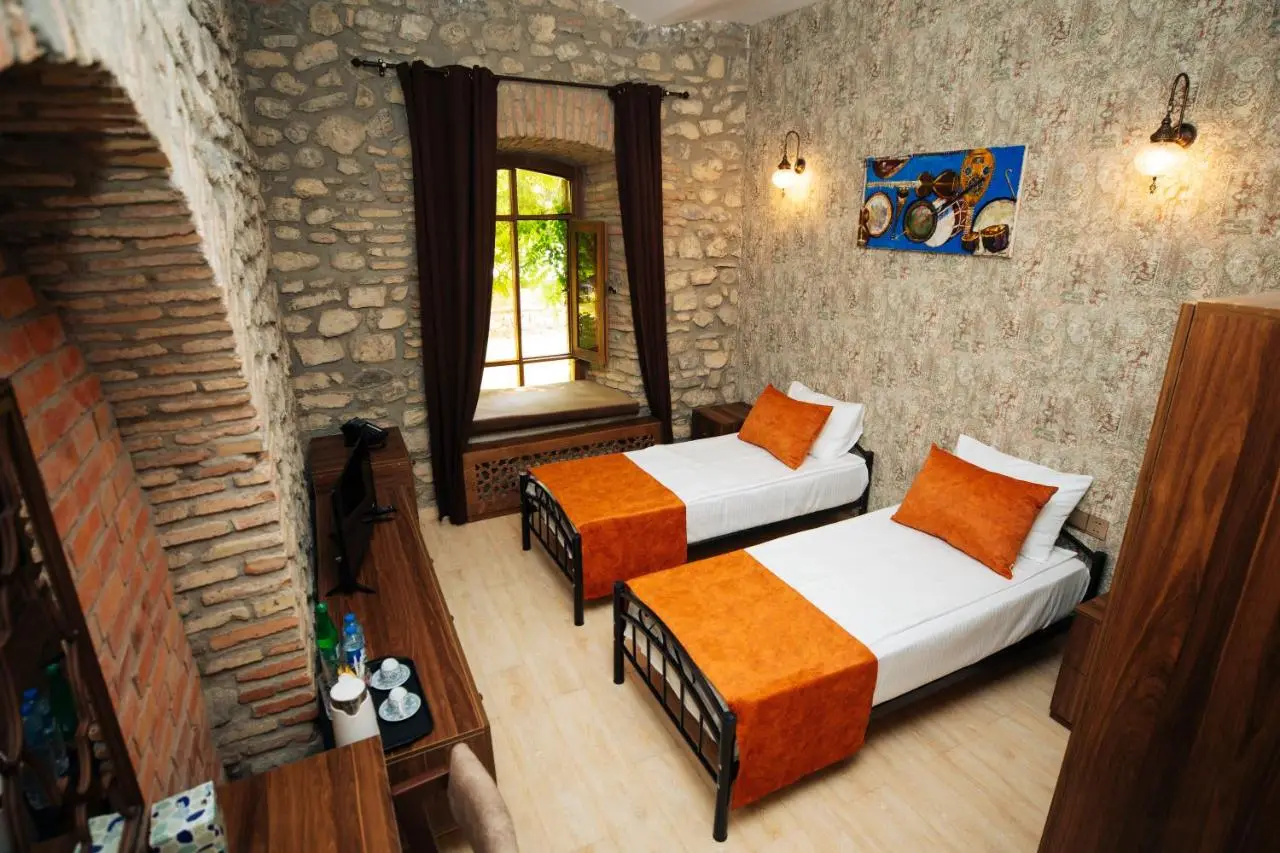 Art Hotel by ABAD Guest
