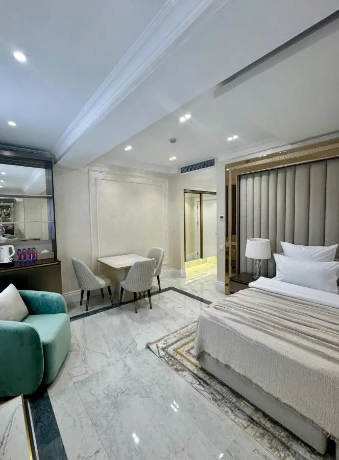 Ganjali Plaza Hotel
