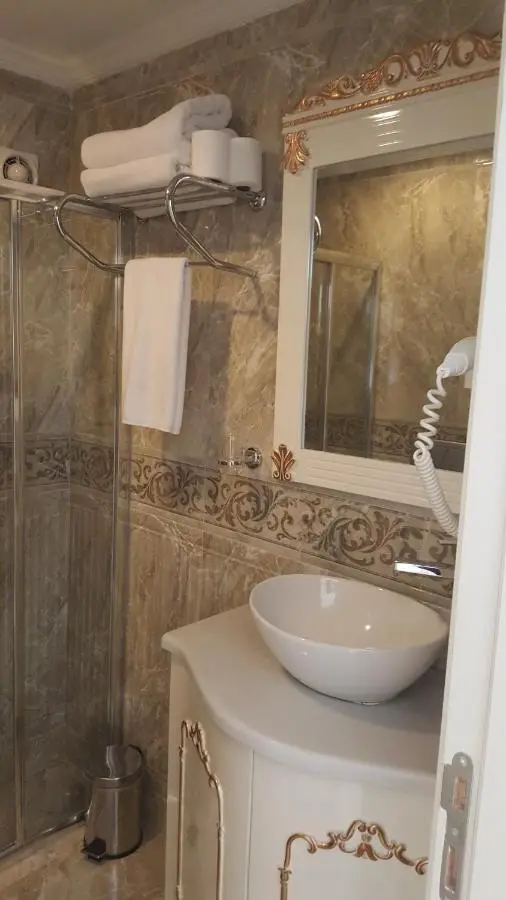 Best Town Hotel