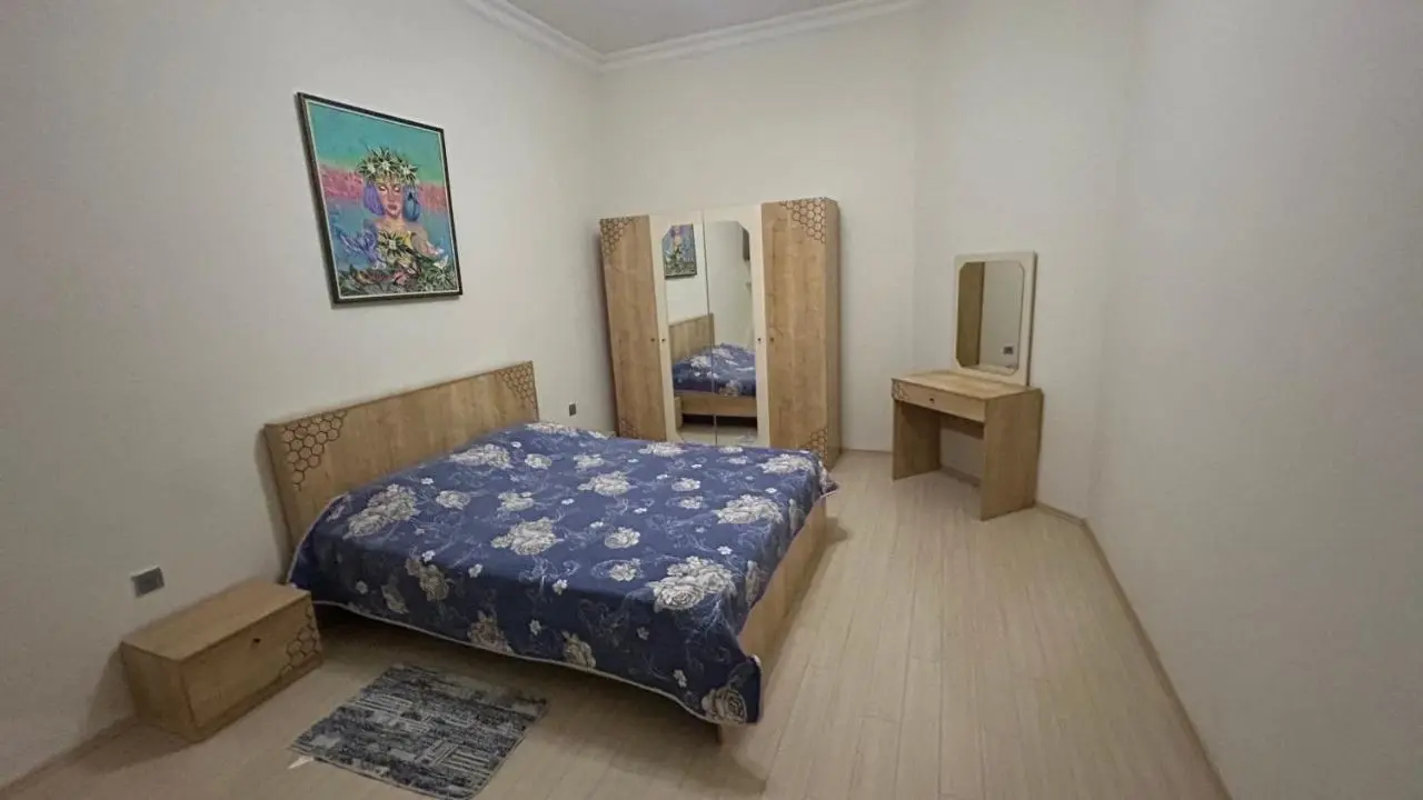 Large and central apartment in the heart of Baku, close to Icheri Sheher Metro station and the Fountain Square