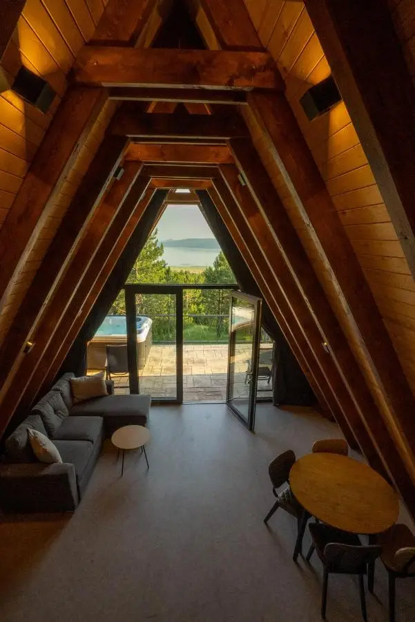 Continental Adventure Resort - Mountain Escape & Glamping