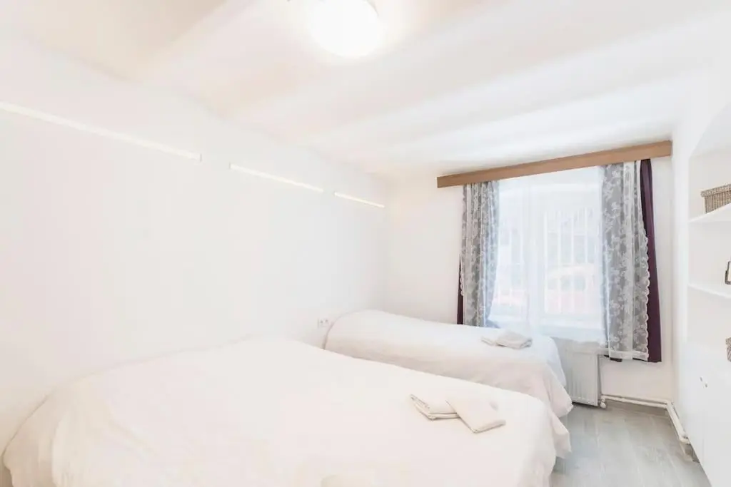 Beautiful 2BR House w/AC 400meters Taksim Square