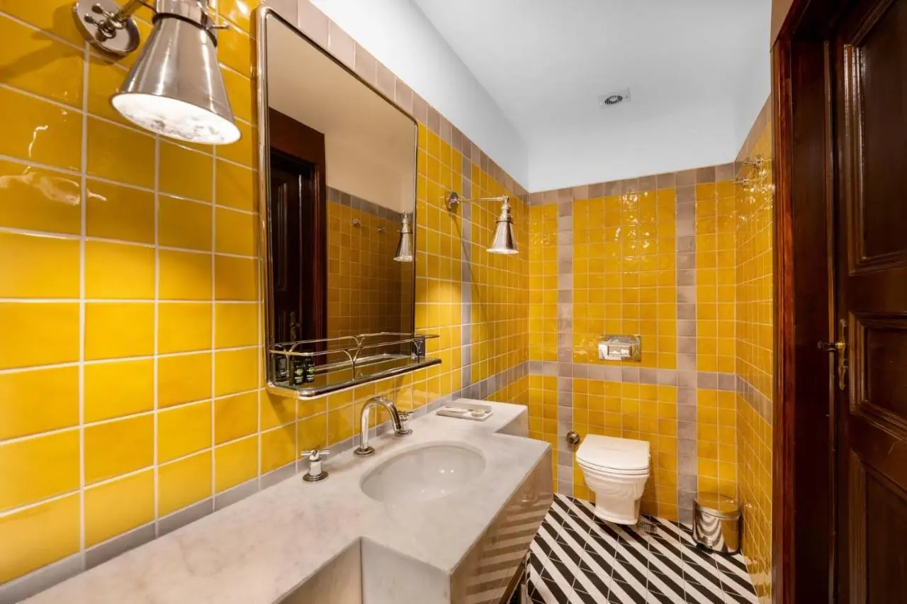 House 5 Hotel