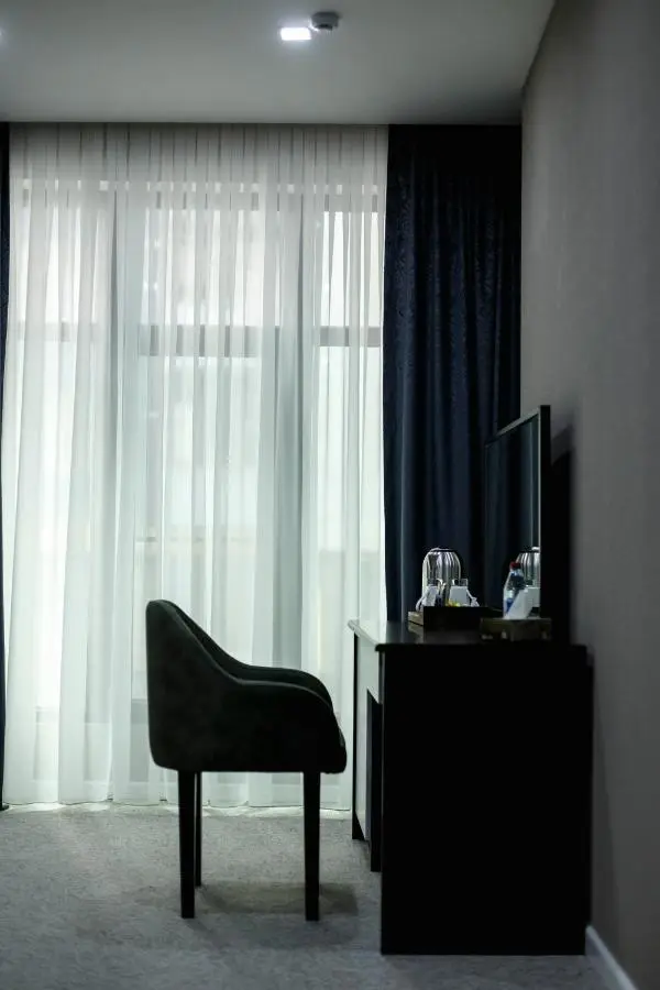 Parallel Hotel