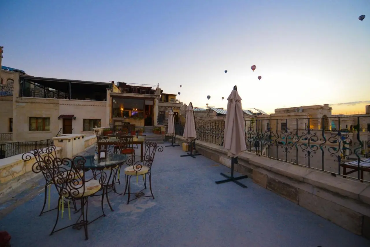 Vineyard Cave Hotel