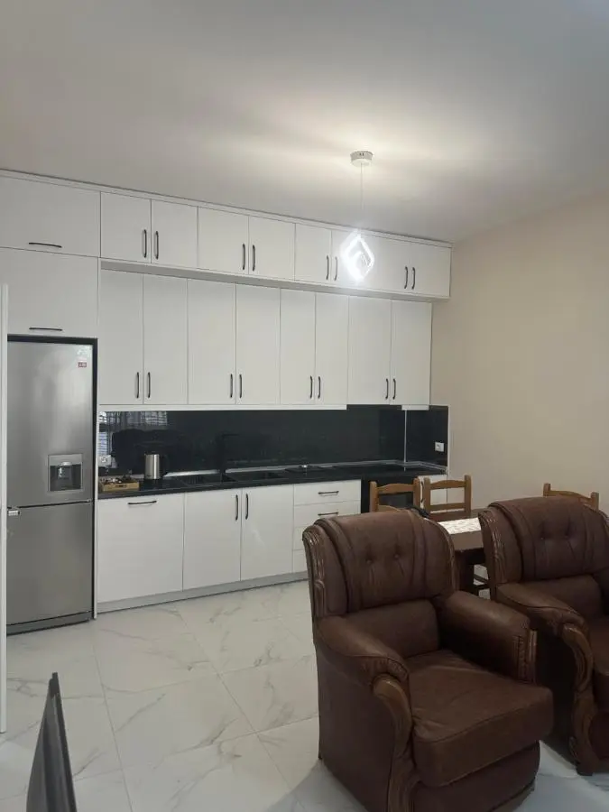 Roy Apartments III