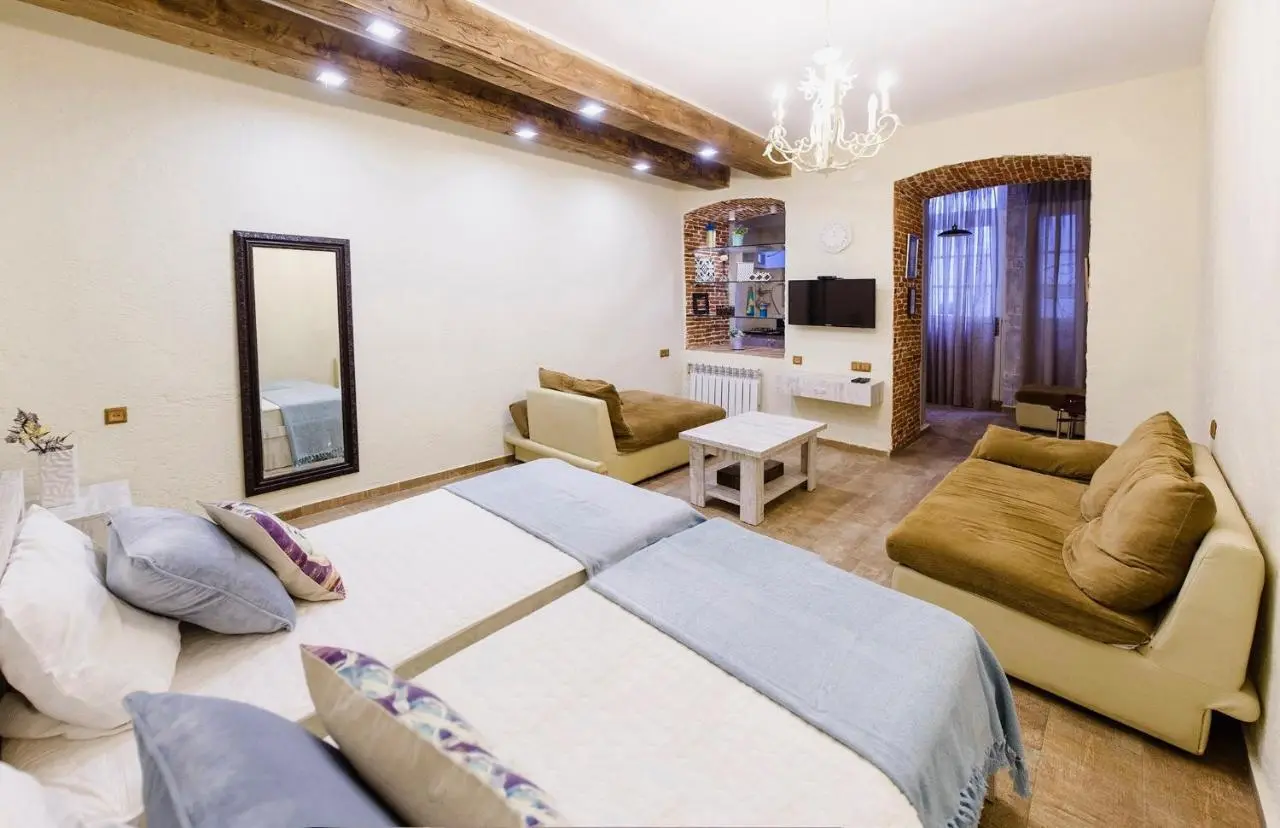 Quiet Authentic Courtyard House Old Tbilisi
