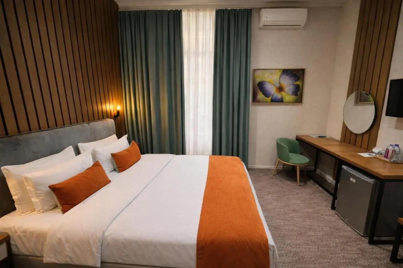 The Cozy Eight Hotel