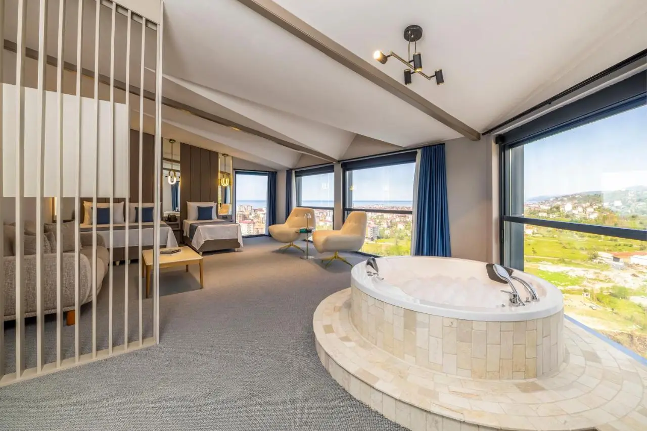 Rossi Luxury Hotel