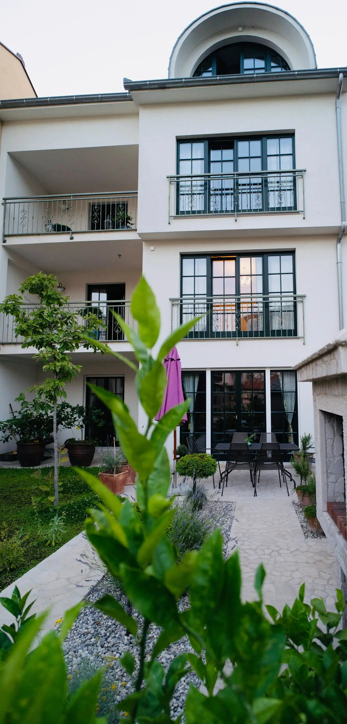 Room 4 with balcony and river view