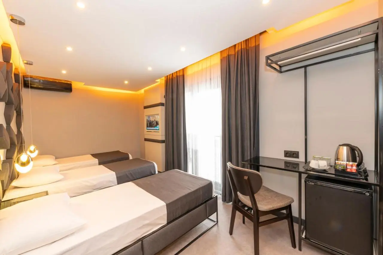 White Palace Hotel