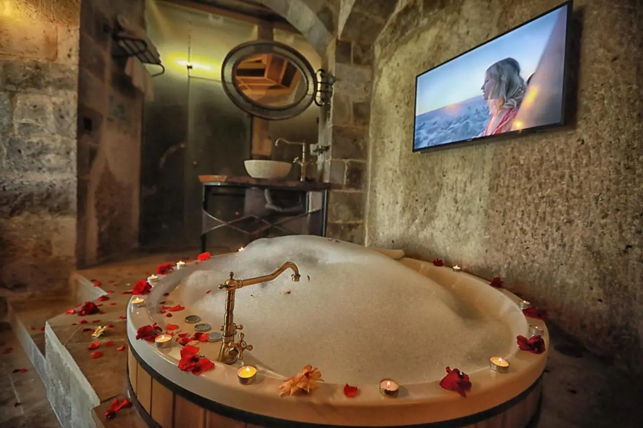 Traveller's Cave Hotel
