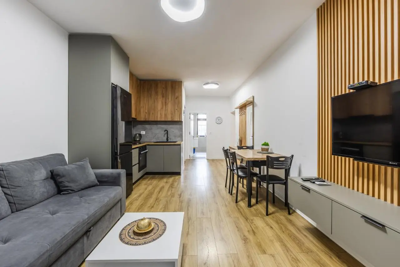 City Center Apartment Cozy 1BR with Patio by PikHost