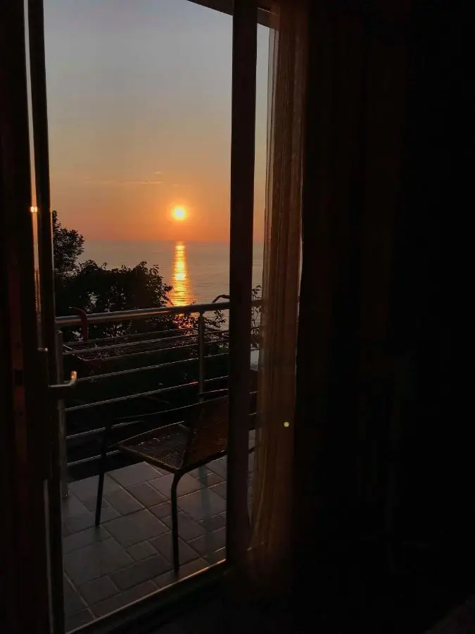 Albatross Kvariati Guest House