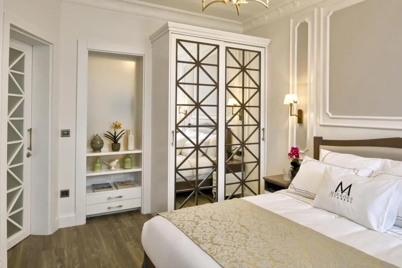 Mirrors Hotel İstanbul Taksim City Center