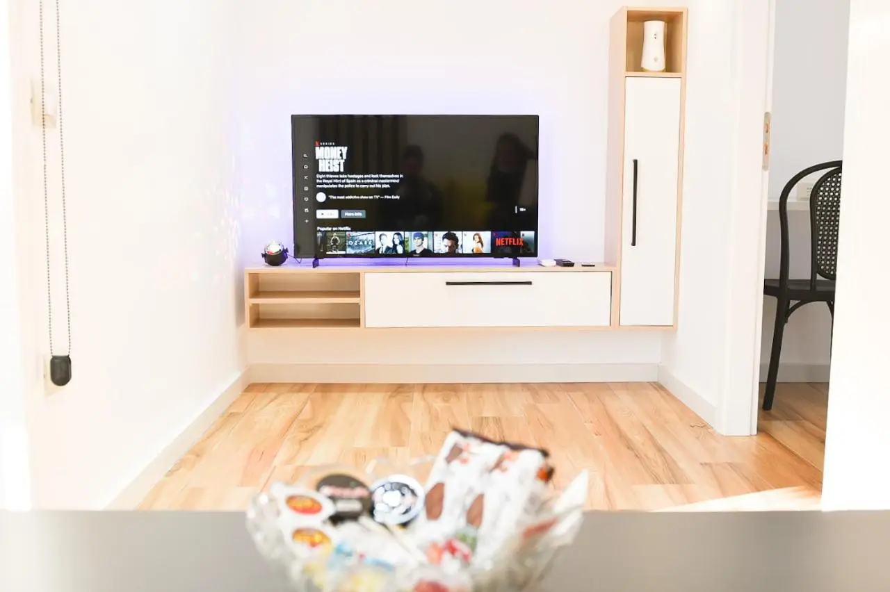Matisse No3 - One Bedroom Apartment With Balcony