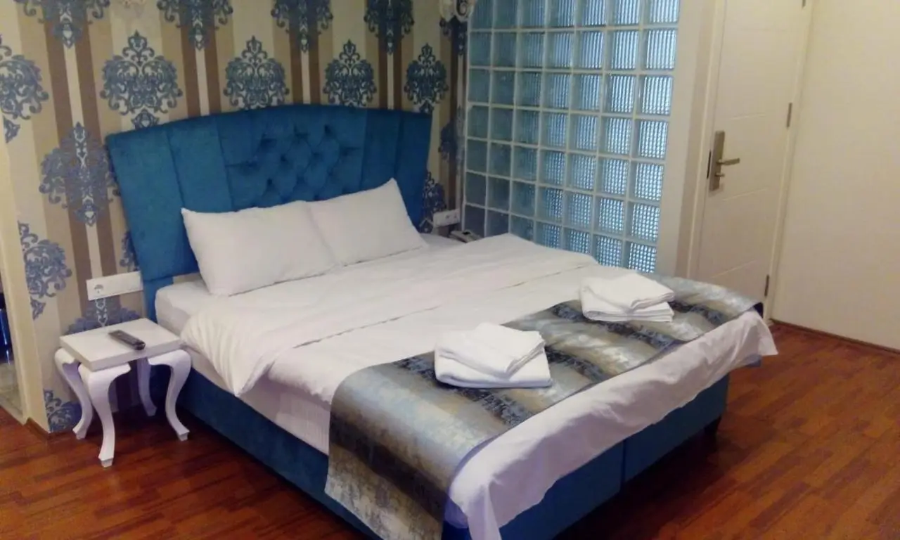 By Historial Hotel Due