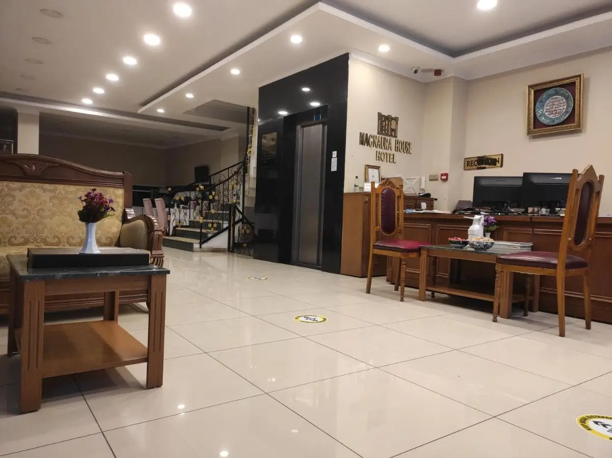 Magnaura House Hotel