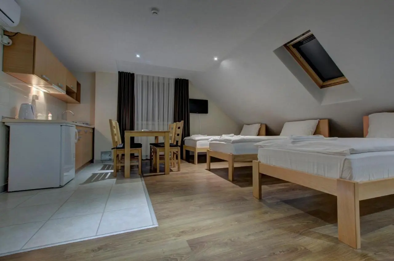 Tihe Noci Motel