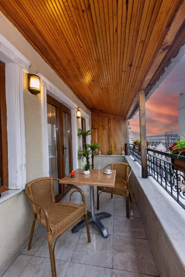LINNGA HOTEL & SUITE