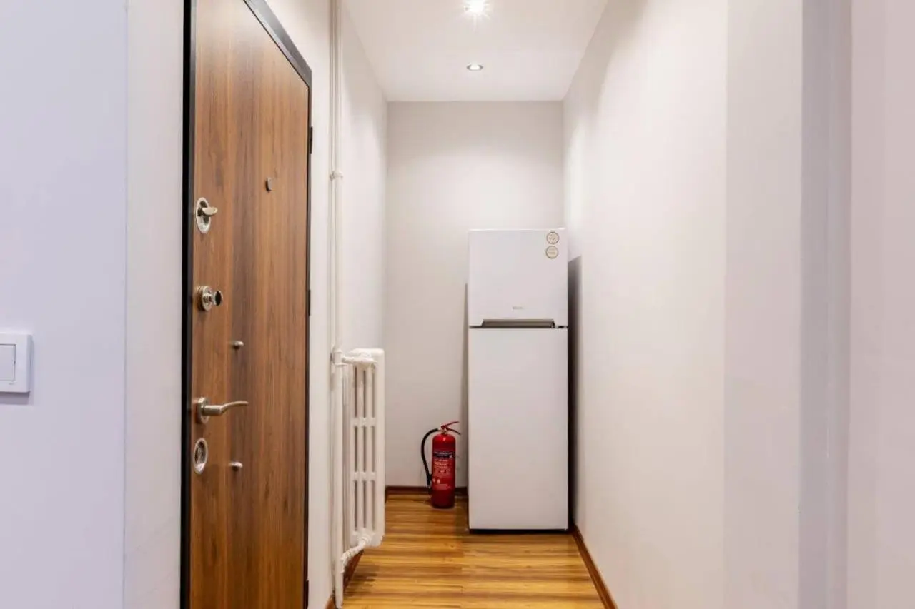 Spacious Modern Airy 4Bed2Bath Central Home! #369