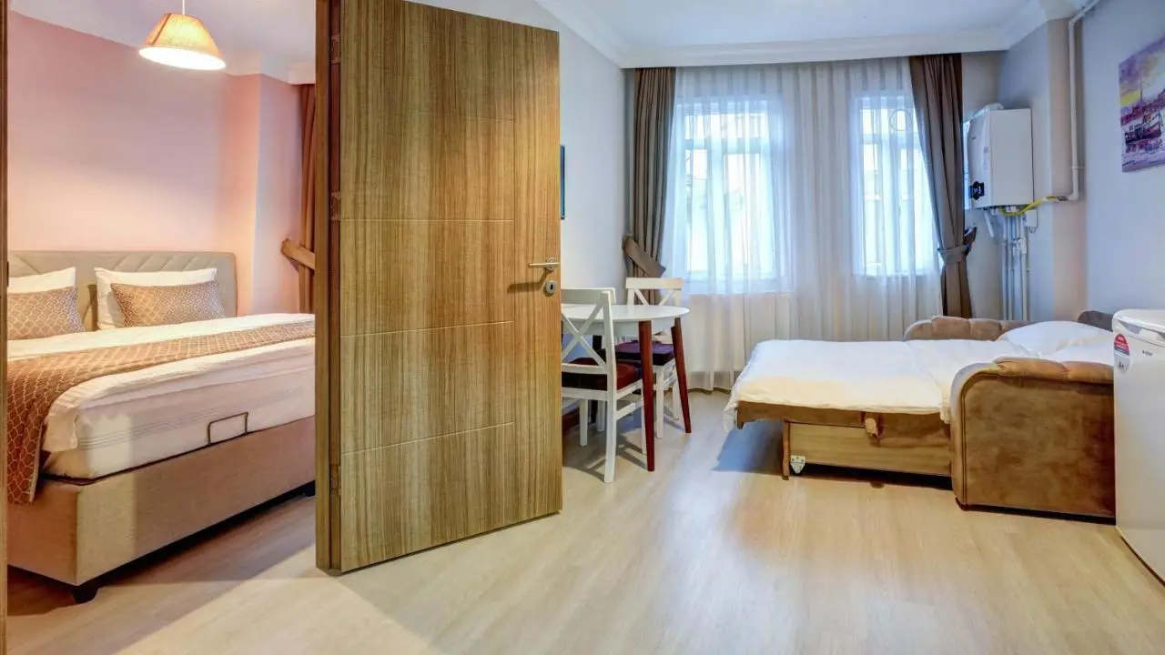 SEVEN ROSES APART HOTEL