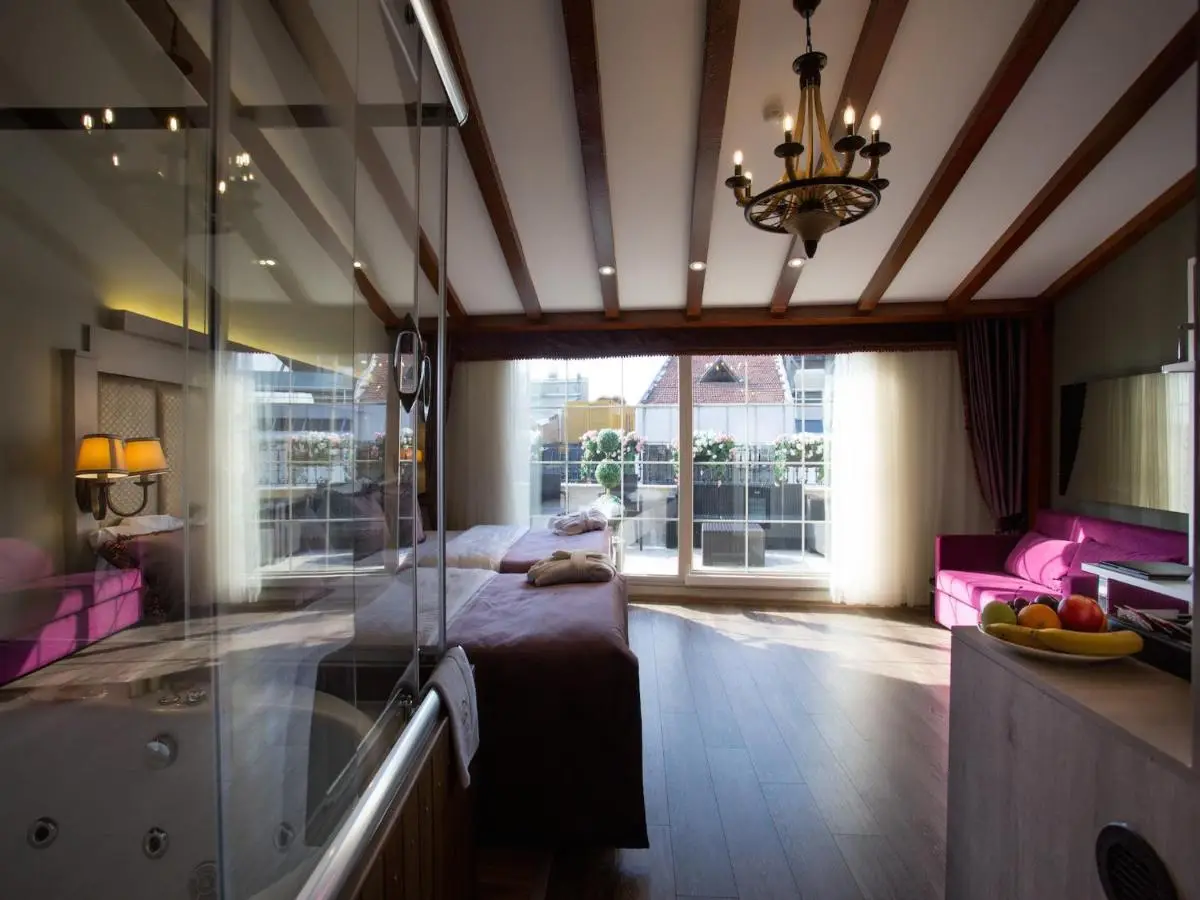 Bonne Sante Hotel