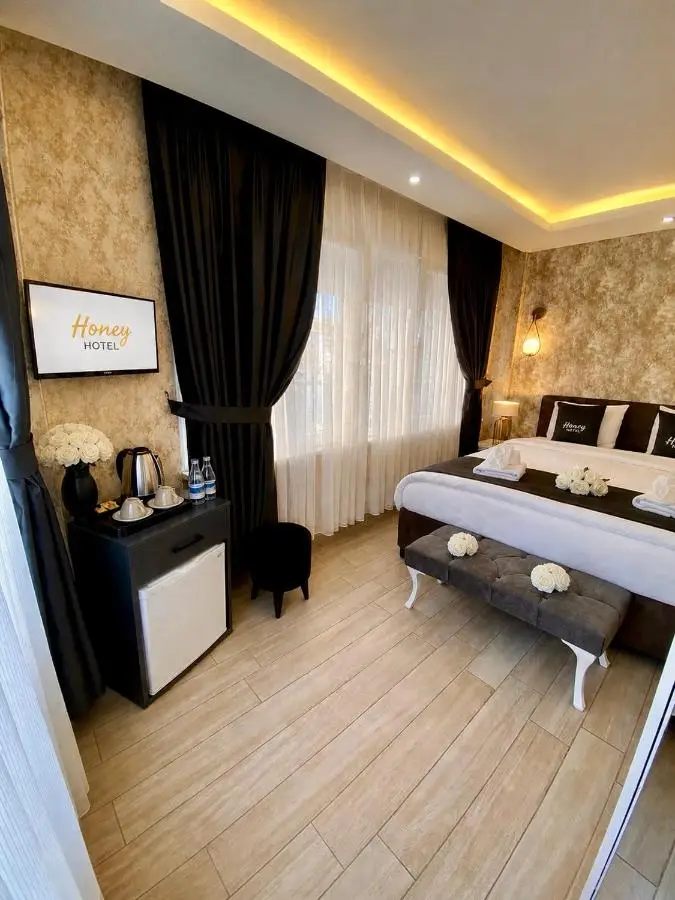 Honey Hotel