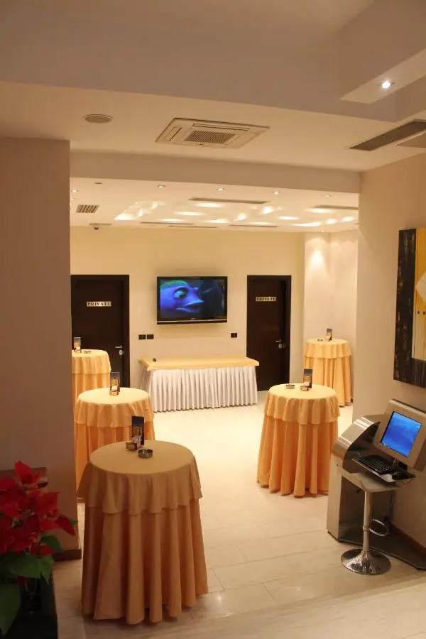 MonarC Hotel