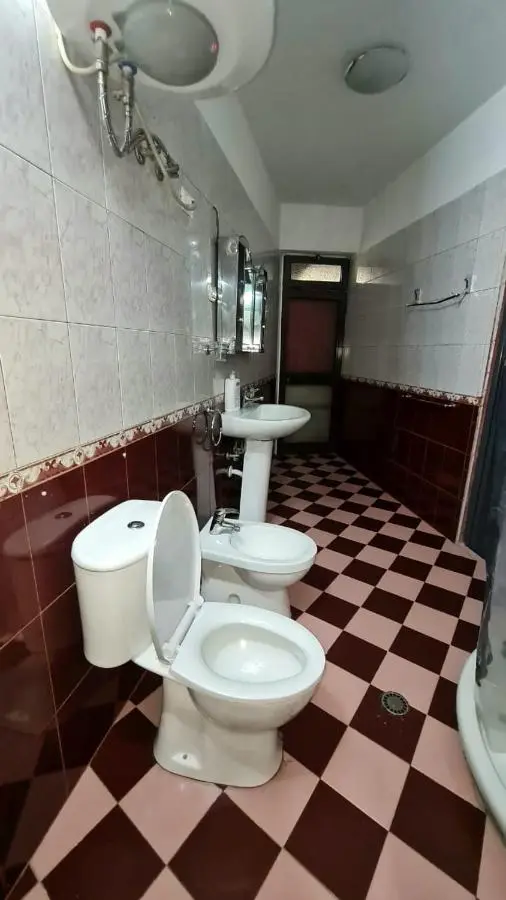 Calmly, spacious apartment next to USA embassy