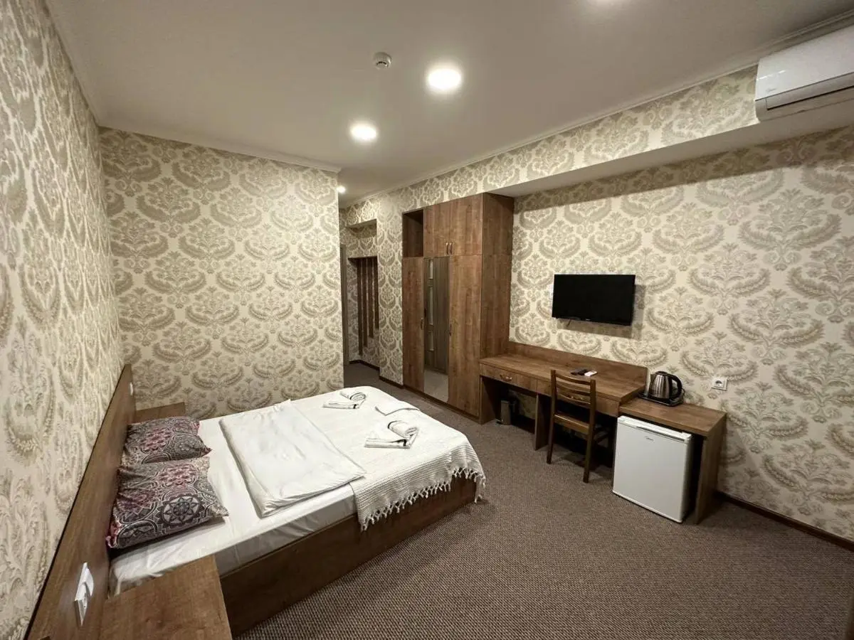 5 Rooms near 300 Aragveli metro station