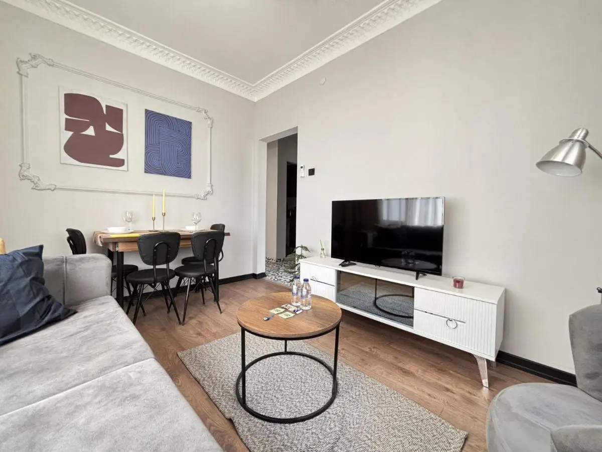 1BR w Turkish Hammam • Central Galata Stay