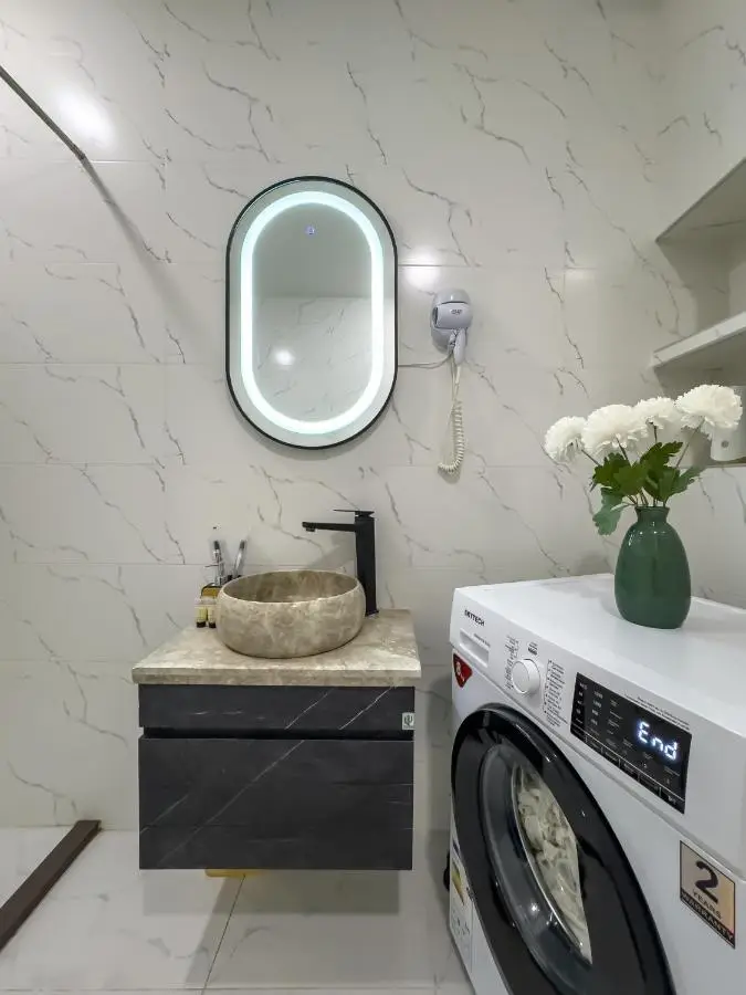Shirin And Cozy Apartment With Jacuzzi Balcony