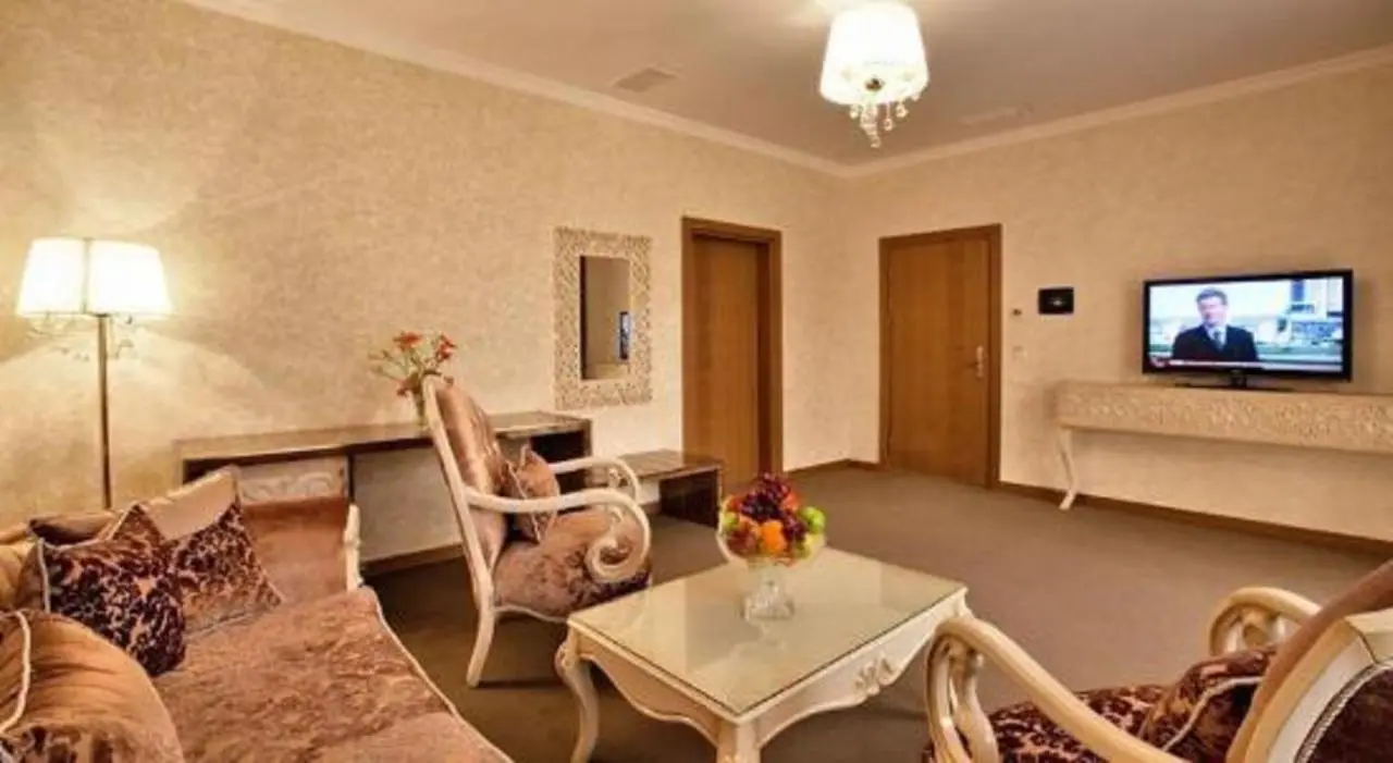 Paradise Hotel Baku