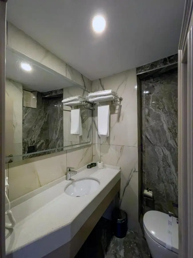 Martinenz Hotel Old City