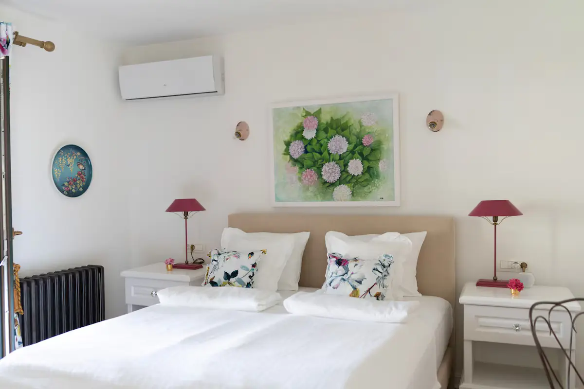 Room 4 with balcony and river view