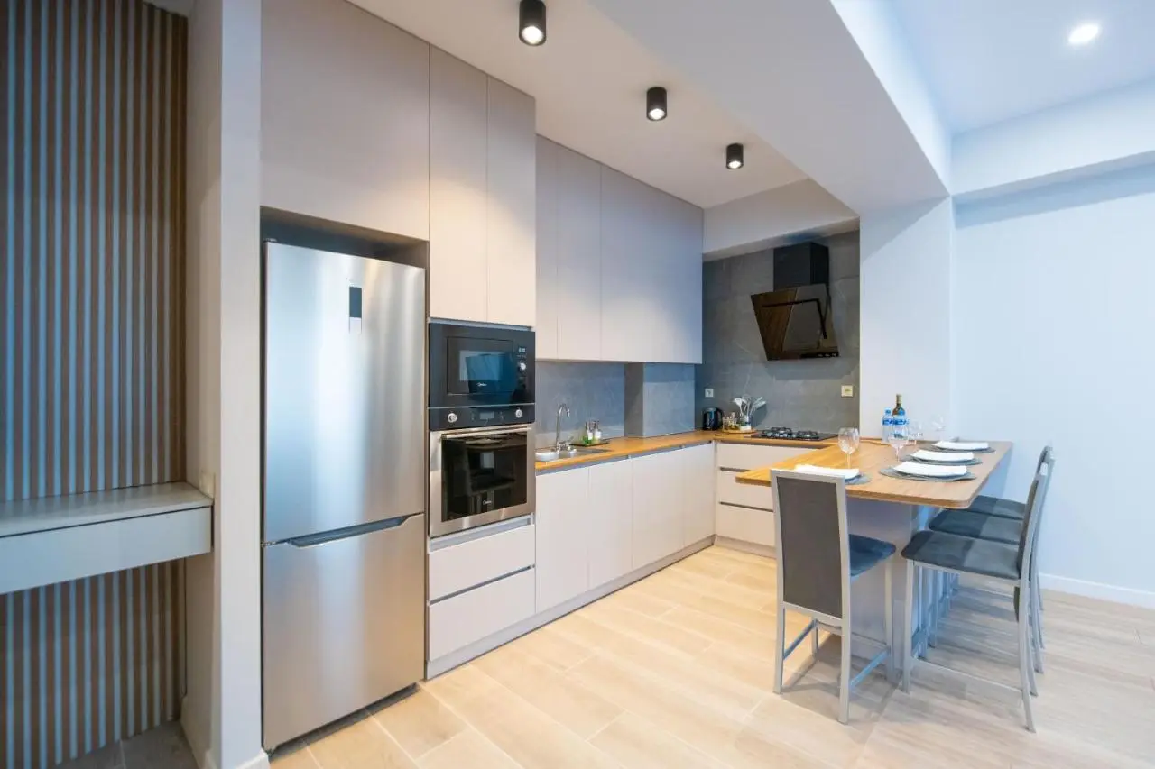 ProRealty -2BR apartment with fantastic view to city