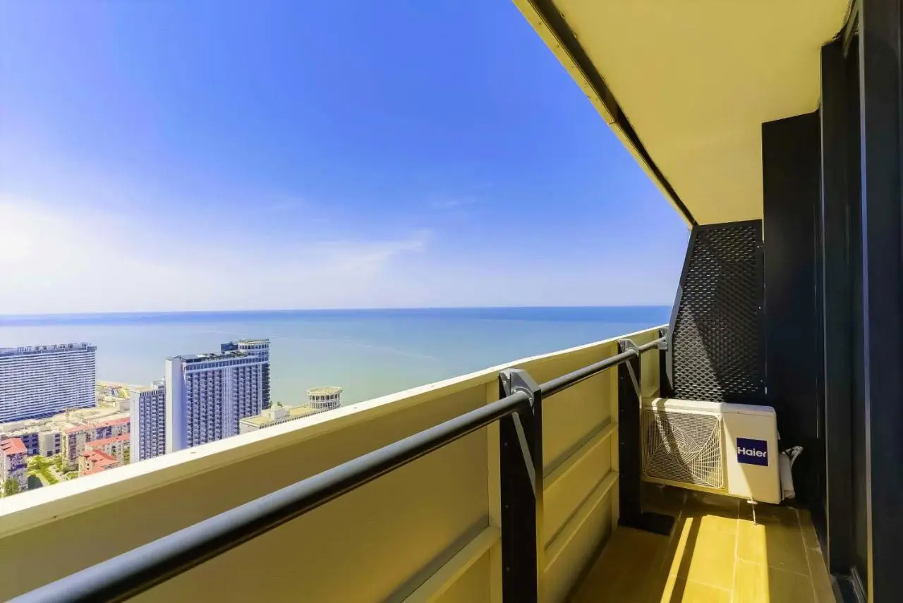 Revive Sea View Aparthotel in Orbi City Batumi