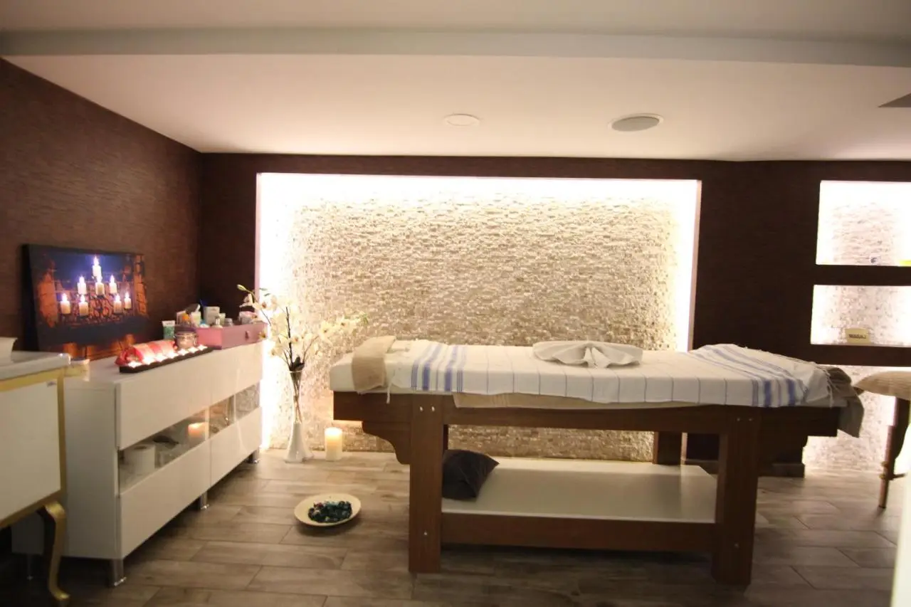 Diamond Royal Hotel