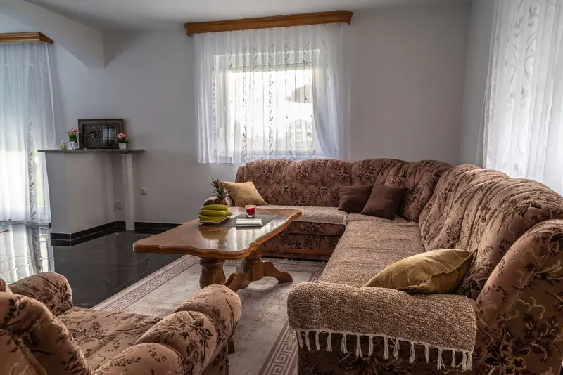 Beautiful 2BDR Nest near Una